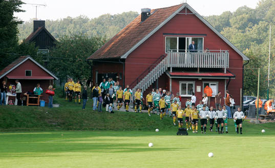 Inmarsch, klubbstuga