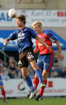 Dusan Djuric före Andreas Dahl