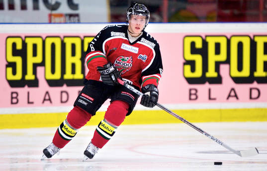 Tobias Engström, Modo