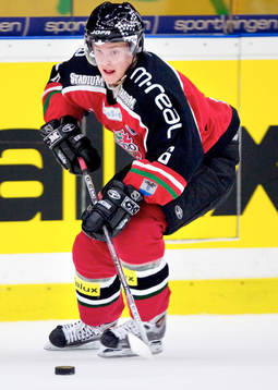 Tobias Engström, Modo
