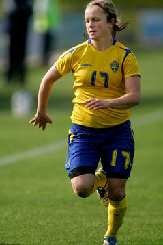 Julia Bhy, Sverige