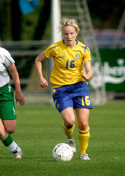 Petra Larsson, Sverige