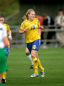 Lisa Dahlkvist, Sverige