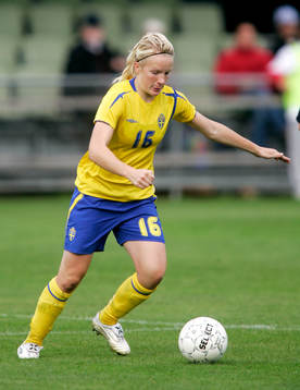 Petra Larsson, Sverige