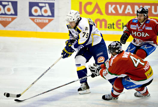 Mattias Remstam, HV 71 och Anders Nilsson, Mora krigar om