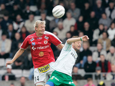 Patrik Rosengren och Paulinho Guára. Nickduell