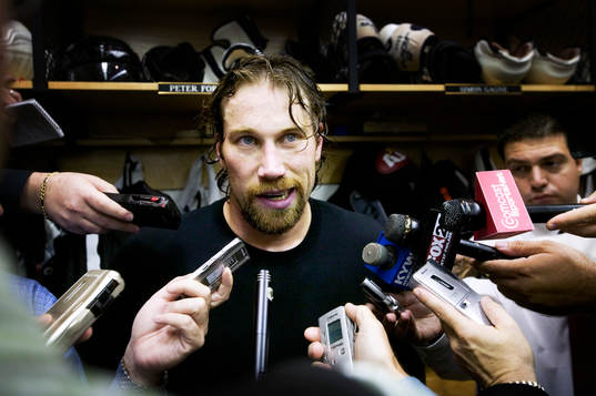 Peter Forsberg spelar sin premiärmatch i NHL för året,