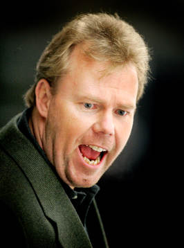 Mikael Tisell, tränare Nybro, såg uppretad ut