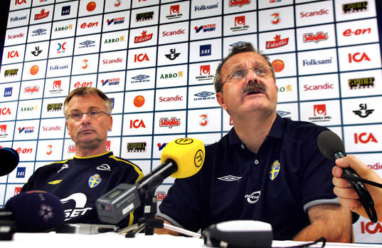 Roland Andersson och Magnus Forsblad vid presskonferensen