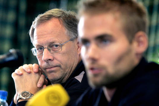 Lars Lagerbäck, Förbundskapten och Olof Mellberg, Sverige