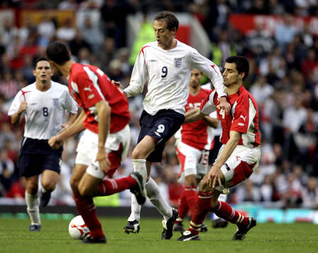 Peter Crouch, England och Paul Scharner, Österrike