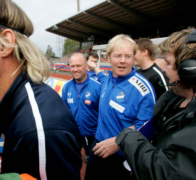 Lasse Jacobsson, tränare, Öster, jubel. Klara för
