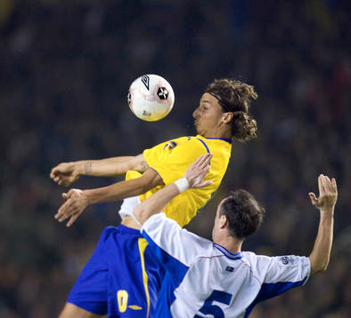 ZLATAN IBRAHIMOVIC TAR NER BOLLEN