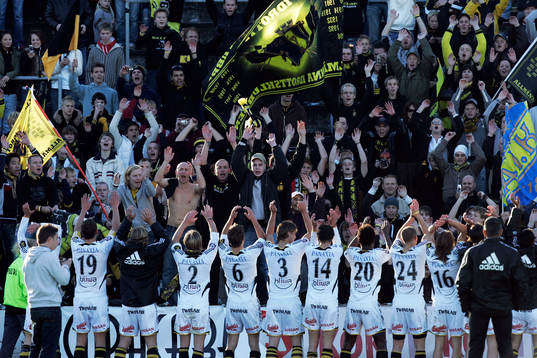 Fansen tackar AIK