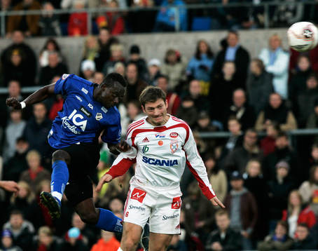 Yaw Preko nickar mot Assyriskas mål, Johan Ländin kan ej