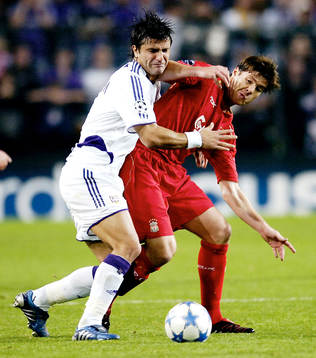 Xabi Alonso, Liverpool och Nenad Jestrovic, Anderlect