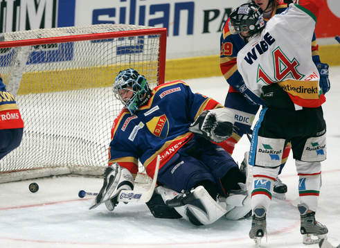 Eric Johansson, Mora gör 2-5 på Teemu Lassila, målvakt,