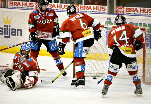 2-3 går in bakom Petri Vehanen, Mora (målvakt) i