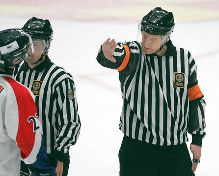 Mikael Lindqvist, domare