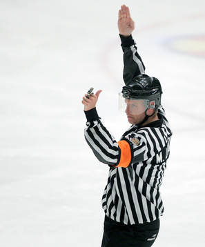 Mikael Lindqvist, domare