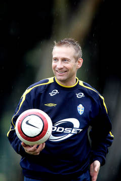 Thomas Dennerby, förbundskapten Sverige, leder ett