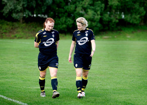 Frida Östberg och Victoria Svensson, Sverige