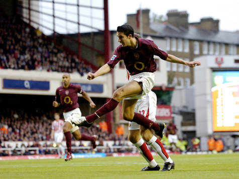 Robin Van Persie, Arsenal, gör mål