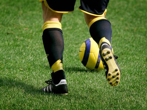 Fotboll, träning, Sverige, benskydd, skor, dobbar,