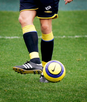 Fotboll, träning, Sverige, benskydd, skor, dobbar,
