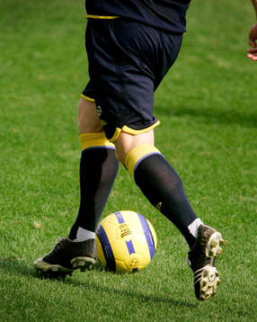 Fotboll, träning, Sverige, benskydd, skor, dobbar,