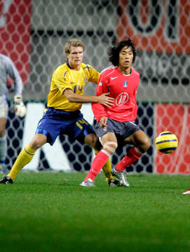 Fredrik Risp, Sverige och Chu Young Park, Sydkorea