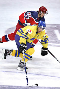 Andreas Johansson med Sergei Zhukov, Ryssland i ryggen