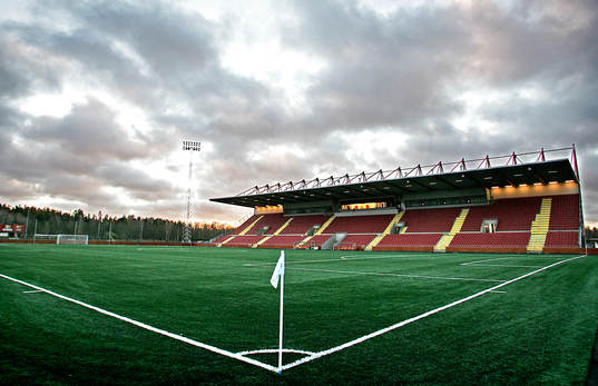 Södertälje Fotbollscenter. Läktare, gräsplan,