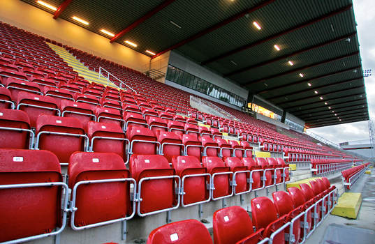 Södertälje Fotbollscenter. Läktare, sittplats, stolar