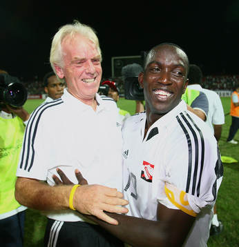 Leo Beenhakker, förbundskapten och Dwight York, Trindad
