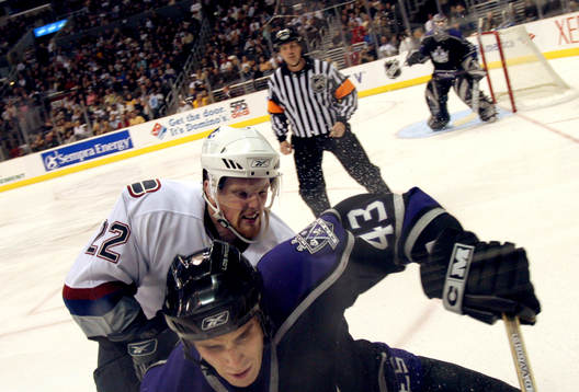 Henrik Sedin, Canucks och Mike Weaver, Kings