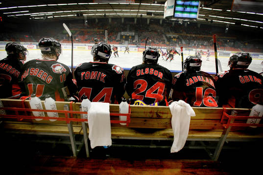 Ishockey, Malmö Redhawks ligger i allsvenskan men är på