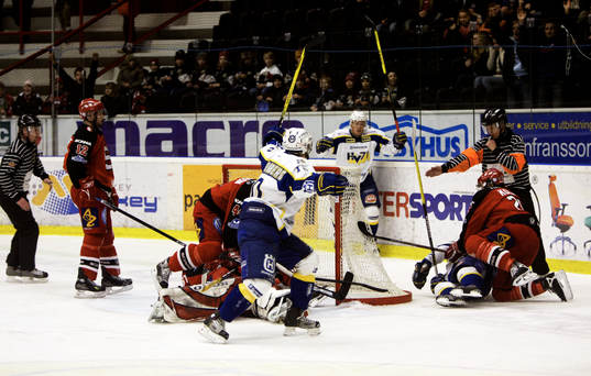HV71 gör 2-1 genom Johan Davidsson