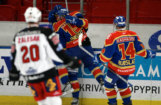 Johan Eneqvist jublar