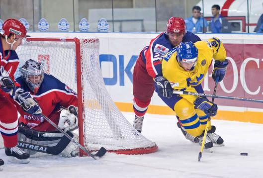 Mika Hannula, Sverige försöker ta sig runt