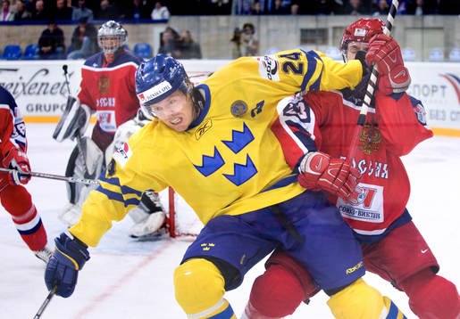Andreas Karlsson, Sverige sliter sig loss