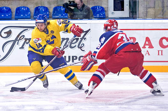 Dragan Umicevic, Sverige utmanar Vadim Khomitsky, Ryssland