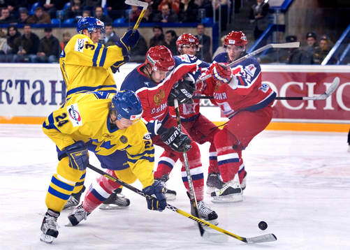 Andreas Karlsson och Björn Melin har det tungt framför