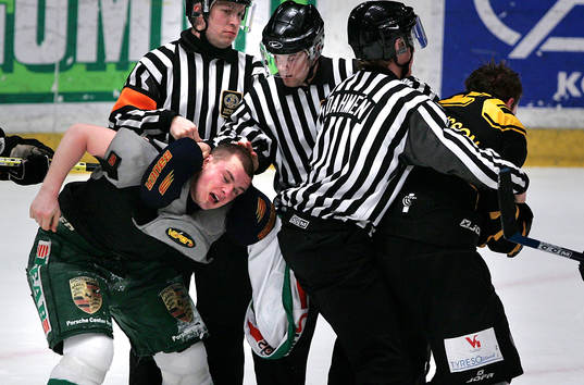Peter Jönsson, Rögle och Jimmie Svensson, AIK, bråk,
