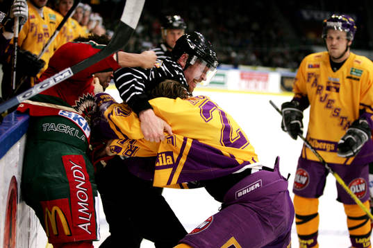 Johnny Odoya, Frölunda och Emil Kåberg, Färjestad
