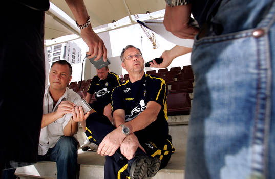 Lars Lagerbäck, förbundskapten, svarar på dagens frågor