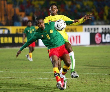 Samuel Eto'o, Camerun och Ludovic Assemoassa, Togo