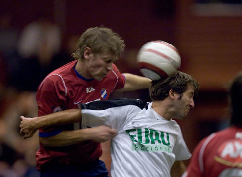 Fredrik Gustafson trycker till Mattias Ericsson, Ängelholm