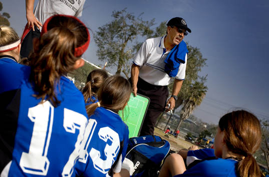 Reportage om fotboll i USA. Ungdomsturnering i staden