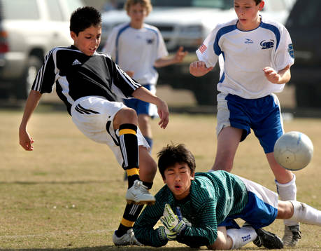 Reportage om fotboll i USA. Ungdomsturnering i staden